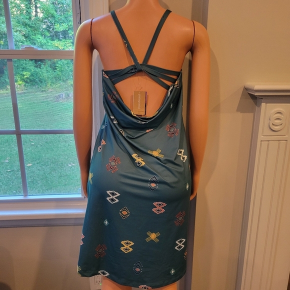 Patagonia NWT Sliding Rock Dress size medium. - Picture 4 of 10